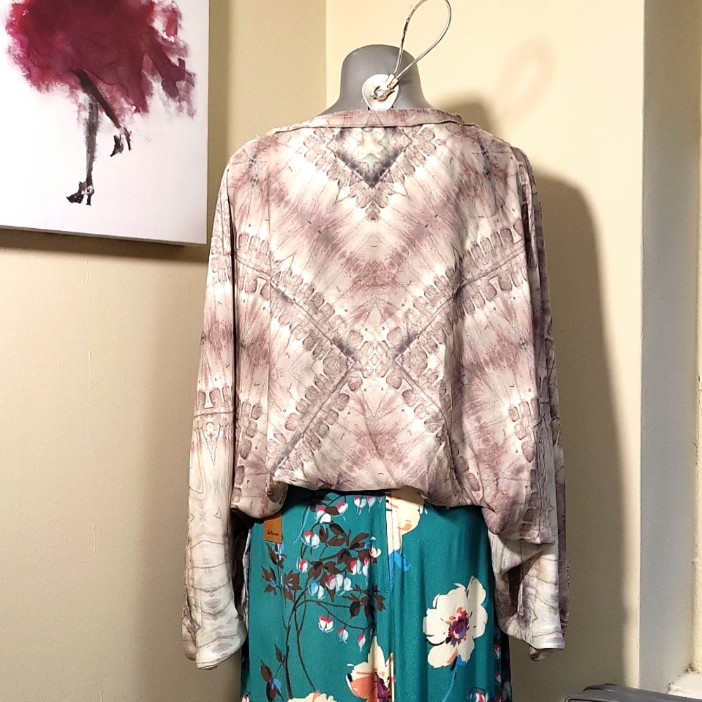 Haute Hippie blouse in Silk blend Size S (over sized)